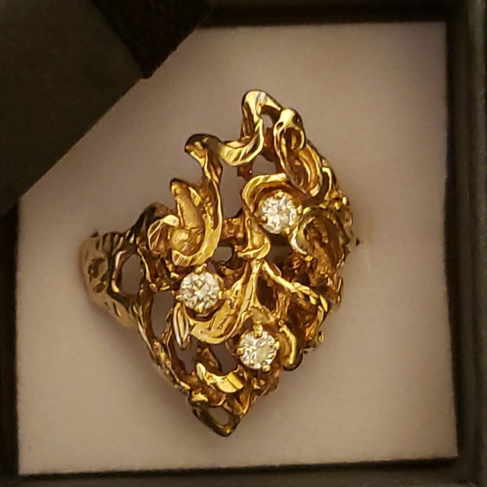 Vintage 14k gold nugget ring with 3 round cut diamonds 💎 size 7.5